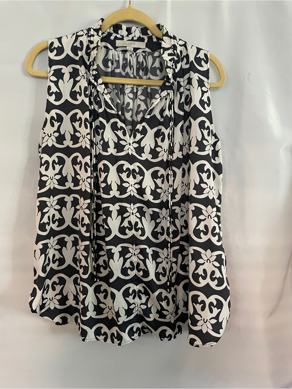 LOFT Dark Grey & White Sleeveless Tie-Neck Printed Top